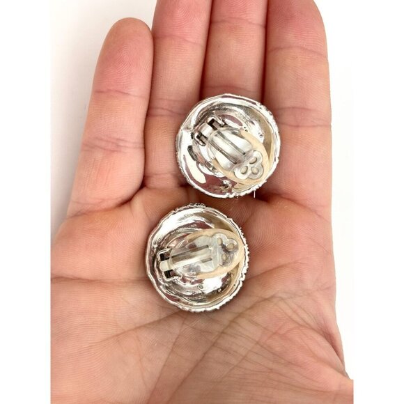 Silver Tone Textured Clip On Vintage Retro Stud Classic Earrings - Picture 5 of 10